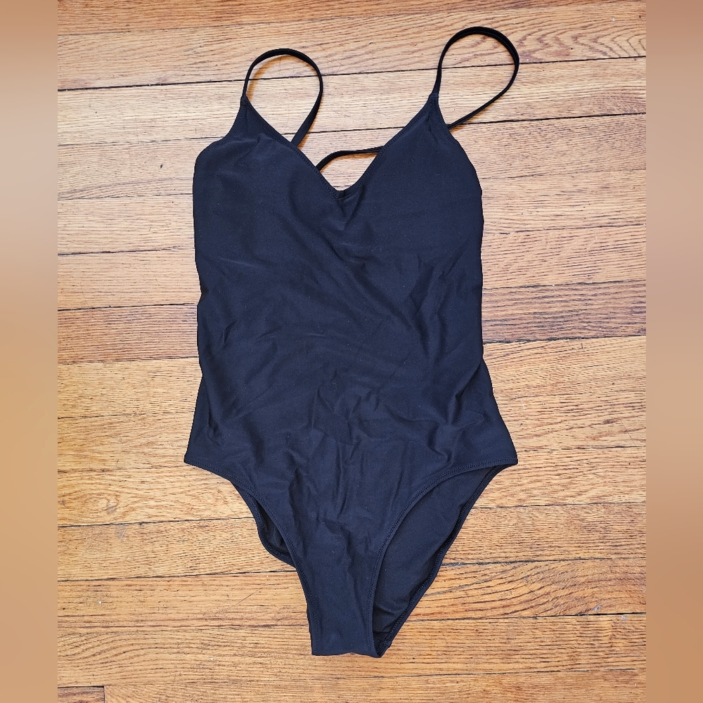 Women's Medium Aerie One-piece Nylon Black Sleek Criss Cross Swimsuit Swimwear